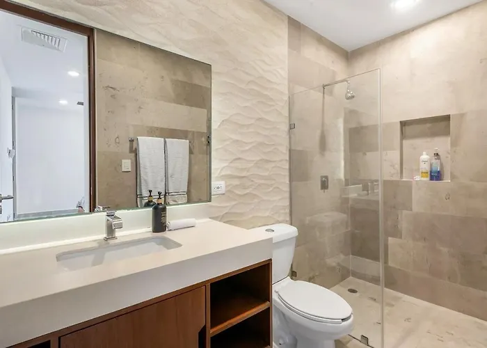 Newer Luxury 2bd Close To Ocean Apartment Playa del Carmen