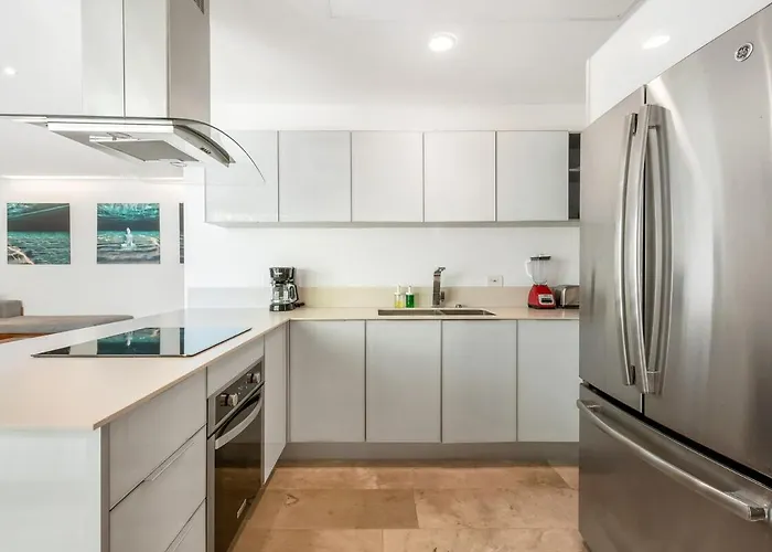 Apartment Newer Luxury 2bd Close To Ocean *